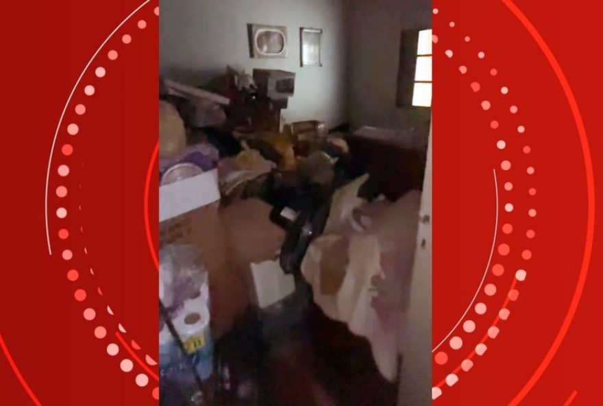morador-e-resgatado-em-residencia-com-acumulo-de-materiais-em-piracicaba3A-acao-da-defesa-civil-e-cras-auxiliam-na-retirada-dos-inserviveis