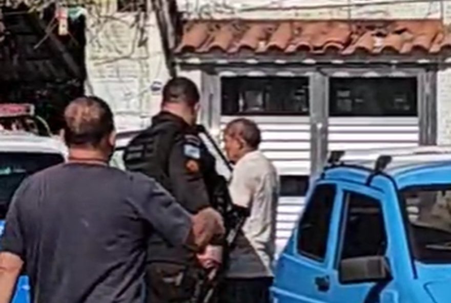 moradores-atiram-em-funcionarios-da-aguas-do-rio-na-ilha-do-governador3A-veja-os-detalhes