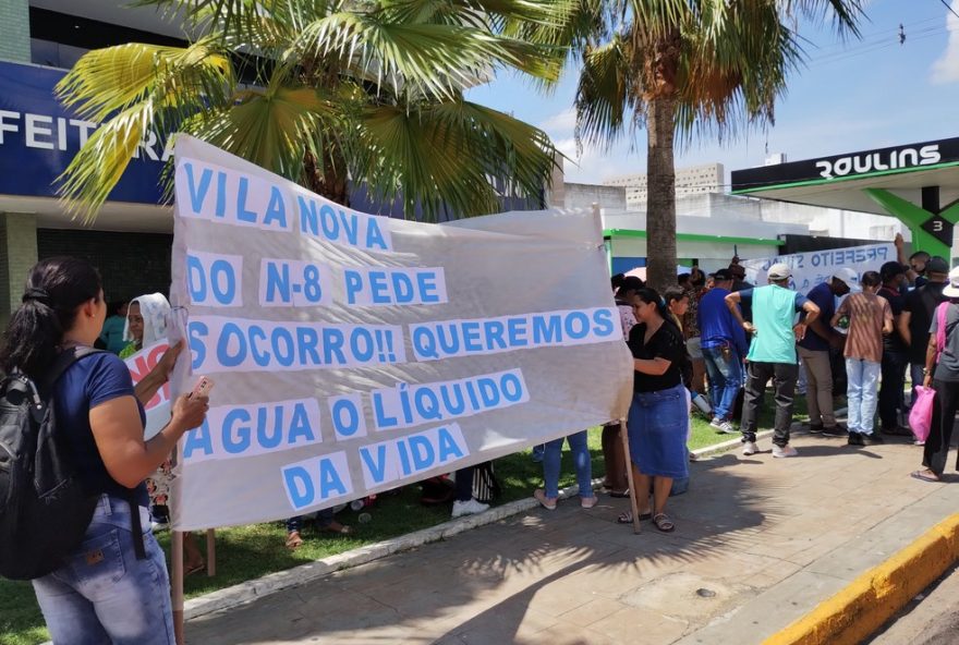 moradores-de-vila-nova-em-petrolina-protestam-por-falta-de-agua