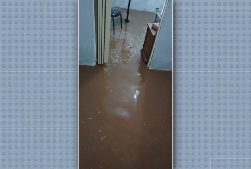 moradores-do-jardim-sao-jorge-sofrem-com-alagamento-em-hortolandia moradores-do-jardim-sao-jorge-sofrem-com-alagamento-em-hortolandia