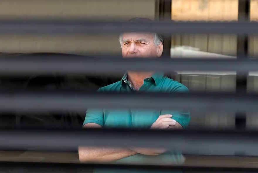 moraes-determina-vigilancia-24-horas-para-bolsonaro-e-proibe-celulares-em-hospital moraes-determina-vigilancia-24-horas-para-bolsonaro-e-proibe-celulares-em-hospital