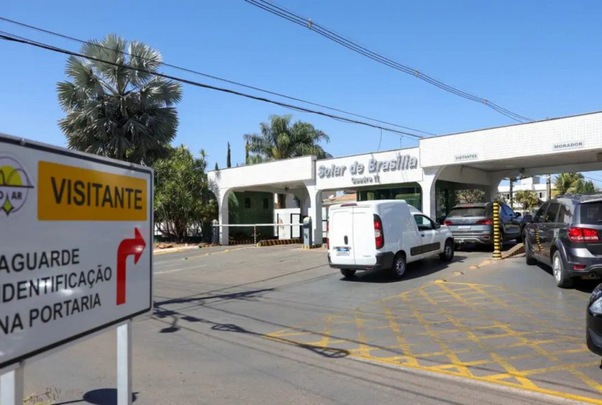 moraes-manda-vistoriar-carros-e-area-externa-da-casa-de-bolsonaro