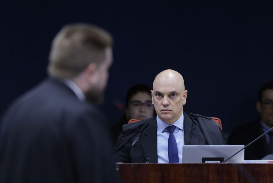 moraes-nao-passa-de-um-acusador-disfarcado-de-juiz