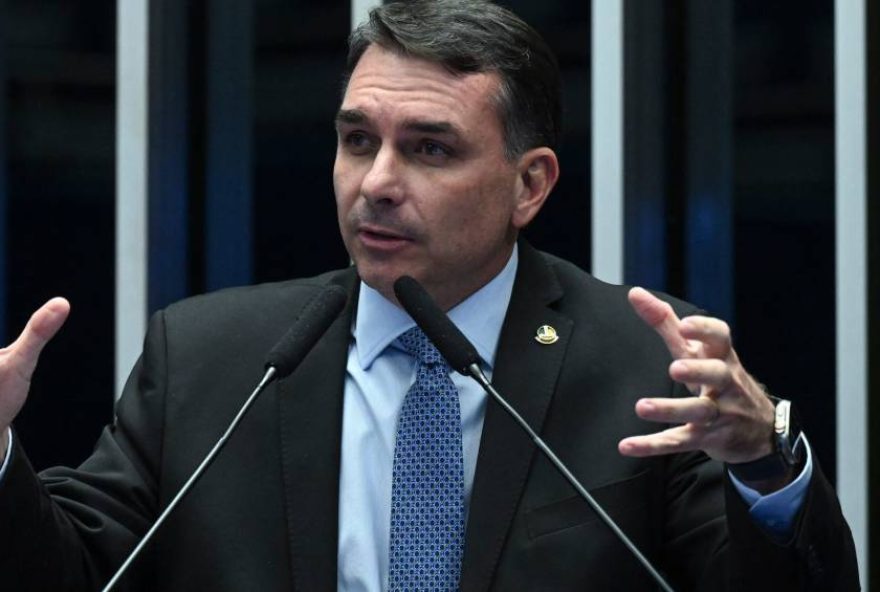 moraes-nega-solicitacao-para-flexibilizar-horario-de-visitas-de-flavio-bolsonaro-a-jair-bolsonaro-na-prisao moraes-nega-solicitacao-para-flexibilizar-horario-de-visitas-de-flavio-bolsonaro-a-jair-bolsonaro-na-prisao