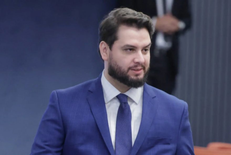 moraes-pede-que-ex-assessor-de-bolsonaro-explique-uso-de-rede-social moraes-pede-que-ex-assessor-de-bolsonaro-explique-uso-de-rede-social