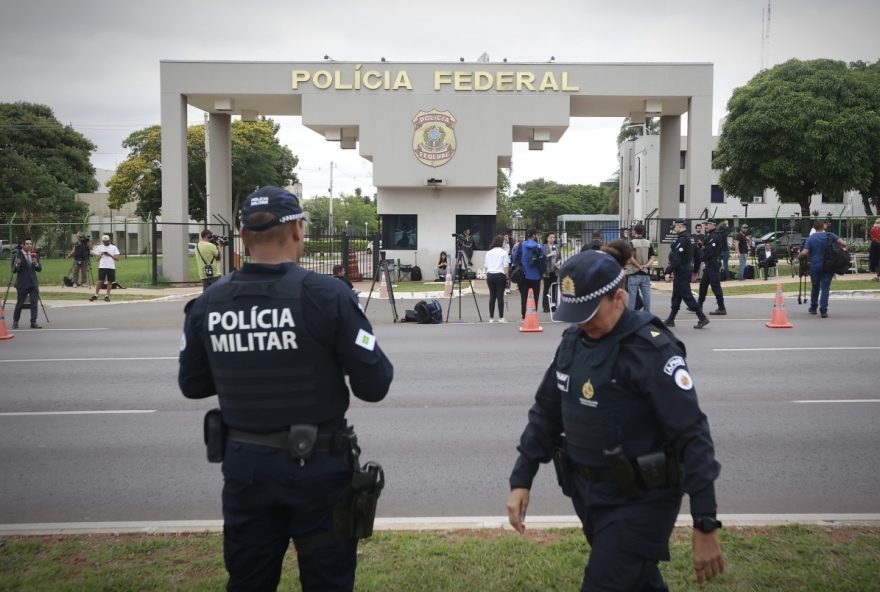 moraes-solicita-pericia-sobre-saude-de-bolsonaro-apos-defesa-pedir-cirurgias moraes-solicita-pericia-sobre-saude-de-bolsonaro-apos-defesa-pedir-cirurgias