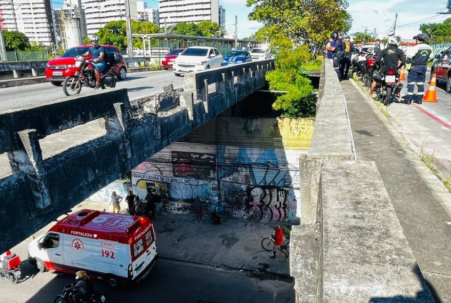 motociclista-cai-de-viaduto-em-fortaleza3A-acidente-chama-atencao-para-seguranca-no-transito