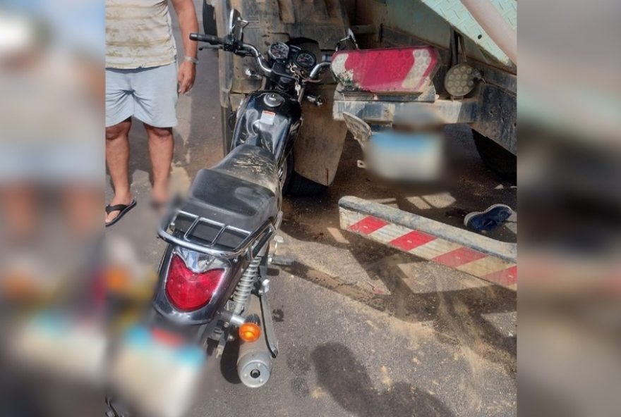 motociclista-de-29-anos-fica-ferido-ao-colidir-em-caminhao-estacionado-em-pilar-do-sul-sp