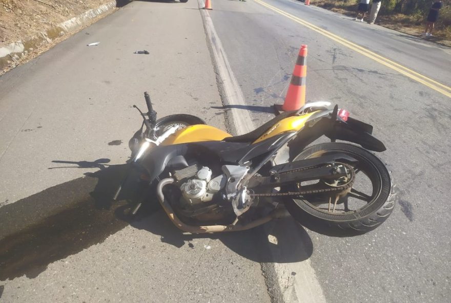 motociclista-de-56-anos-fica-gravemente-ferido-apos-colisao-na-br-262-em-araujos3A-confira-detalhes-e-dicas-de-seguranca