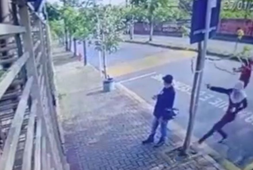 motociclista-e-assassinado-a-tiros-em-fortaleza3A-crime-choca-moradores-e-gera-indignacao-video