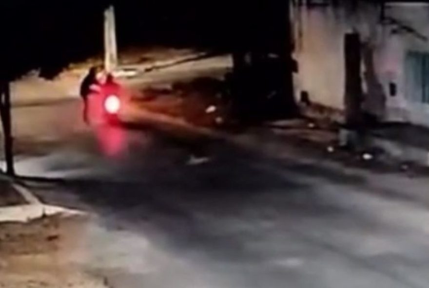 motociclista-e-derrubada-de-moto-com-voadora-em-sobral3A-pratica-recorrente-de-criminosos motociclista-e-derrubada-de-moto-com-voadora-em-sobral3A-pratica-recorrente-de-criminosos