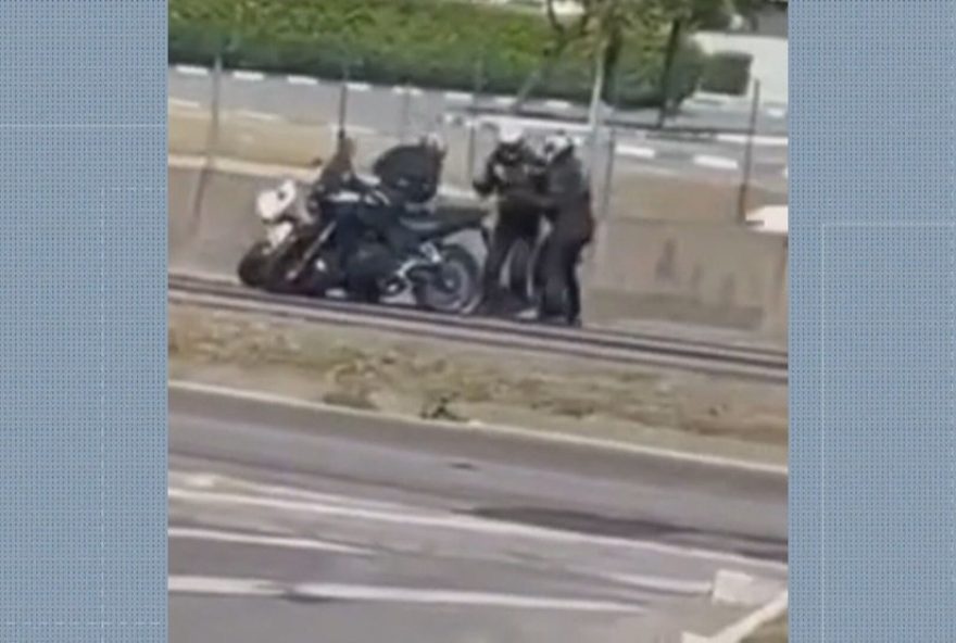 motociclista-em-alta-velocidade-e-interceptado-e-roubado-por-bandidos-na-rodovia-washington-luis3A-vitima-relata-violencia-e-impunidade