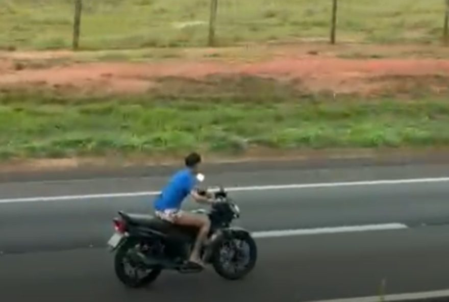 motociclista-embriagada-e-detida-apos-percorrer-15-km-na-contramao-em-votuporanga3A-video-viraliza-e-alerta-para-os-perigos-da-embriaguez-ao-volante motociclista-embriagada-e-detida-apos-percorrer-15-km-na-contramao-em-votuporanga3A-video-viraliza-e-alerta-para-os-perigos-da-embriaguez-ao-volante