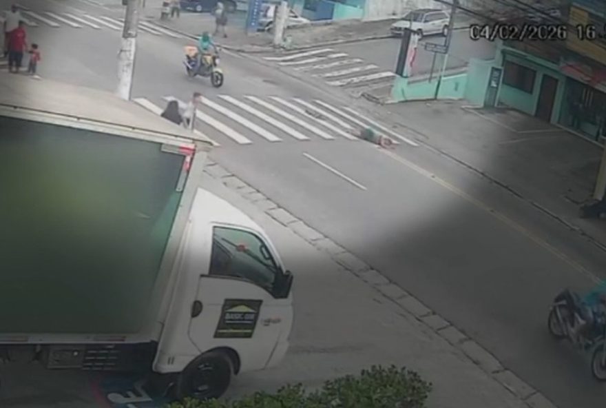 motociclista-empinando-moto-atropela-idosa-na-zona-sul-de-sp3A-policia-procura-suspeito motociclista-empinando-moto-atropela-idosa-na-zona-sul-de-sp3A-policia-procura-suspeito