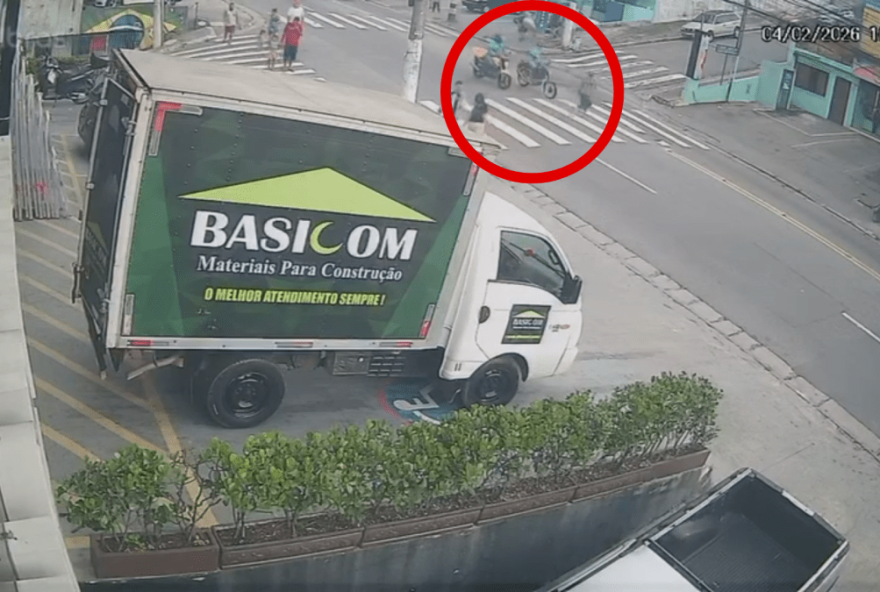 motociclista-foge-apos-atropelar-idosa-em-alta-velocidade3A-comunidade-pede-identificacao-e-punicao motociclista-foge-apos-atropelar-idosa-em-alta-velocidade3A-comunidade-pede-identificacao-e-punicao