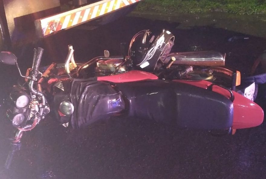 motociclista-morre-ao-bater-em-caminhao-em-capao-bonito-durante-chuva-forte3A-causas-e-consequencias motociclista-morre-ao-bater-em-caminhao-em-capao-bonito-durante-chuva-forte3A-causas-e-consequencias