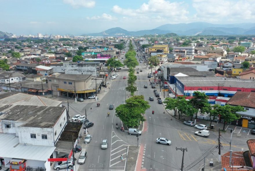 motociclista-morre-ao-colidir-com-poste-em-guaruja3A-o-que-fazer-para-evitar-acidentes