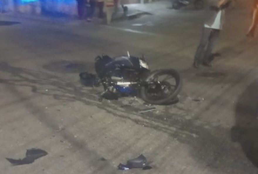 motociclista-morre-apos-colidir-com-onibus-em-bh3A-caso-envolve-manobras-perigosas