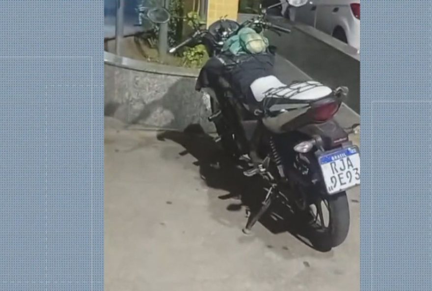 motociclista-perde-moto-duas-vezes3A-em-assalto-e-delegacia-no-rio motociclista-perde-moto-duas-vezes3A-em-assalto-e-delegacia-no-rio