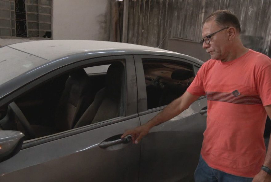 motorista-de-app-que-salvou-passageiros-durante-chuva-esta-sem-carro motorista-de-app-que-salvou-passageiros-durante-chuva-esta-sem-carro