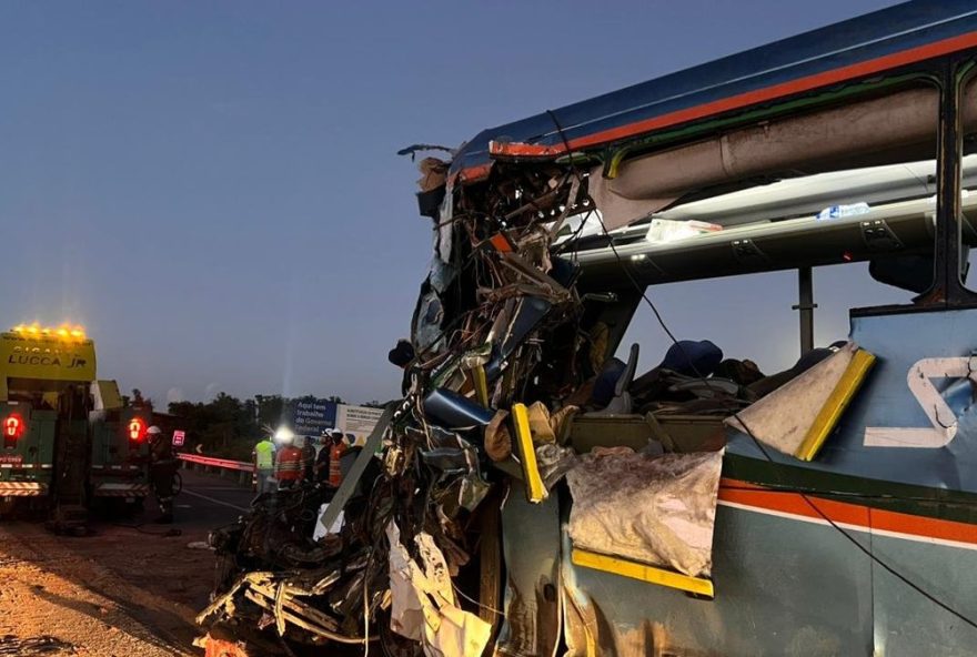 motorista-de-caminhao-envolvido-em-acidente-com-11-mortes-na-br-116-e-indiciado-por-homicidio-culposo motorista-de-caminhao-envolvido-em-acidente-com-11-mortes-na-br-116-e-indiciado-por-homicidio-culposo