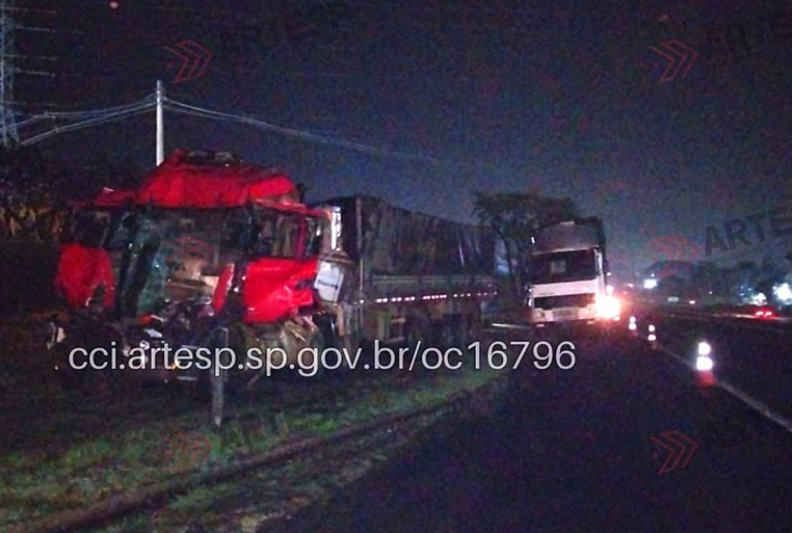 motorista-de-carreta-morre-em-acidente-na-sp-330-em-leme3A-alerta-para-seguranca-nas-estradas