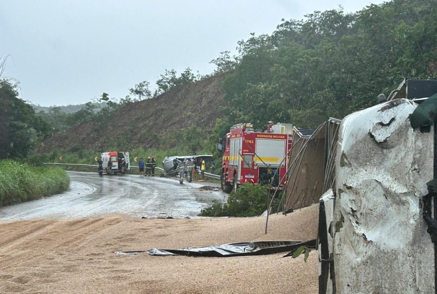 motorista-de-hilux-morre-em-tragica-colisao-com-caminhao-na-br-251 motorista-de-hilux-morre-em-tragica-colisao-com-caminhao-na-br-251