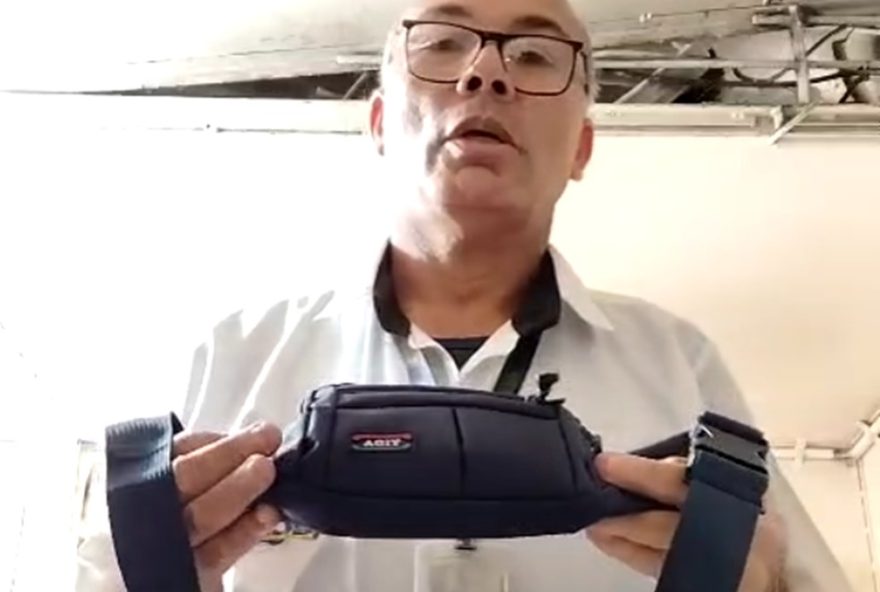 motorista-de-onibus-em-recife-devolve-pochete-com-r24-1.030-e-celular3A-exemplo-de-honestidade-e-empatia