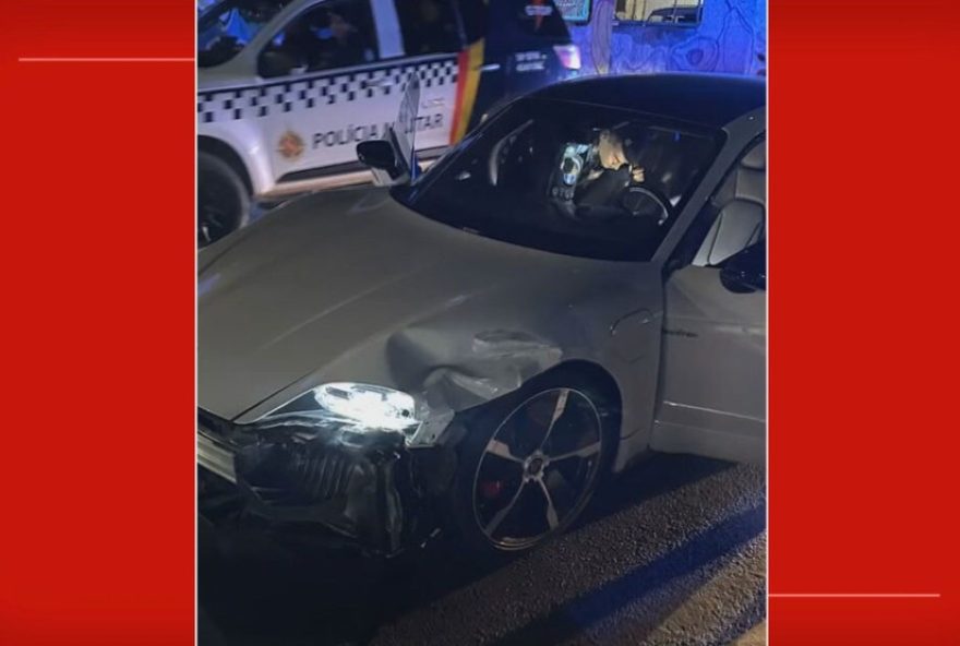 motorista-de-porsche-bate-em-carros2C-foge-e-e-perseguido-pela-pm-no-df3A-drogas-encontradas-no-veiculo
