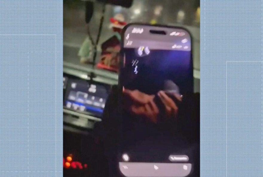 motorista-de-taxi-de-guapimirim-escapa-de-sequestro-pulando-do-carro-em-movimento3A-policia-civil-investiga-o-caso