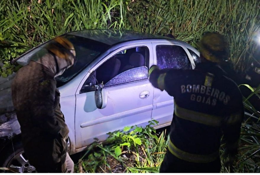 motorista-desaparecido-e-encontrado-morto-debaixo-de-carro-que-caiu-em-precipicio-na-go-446