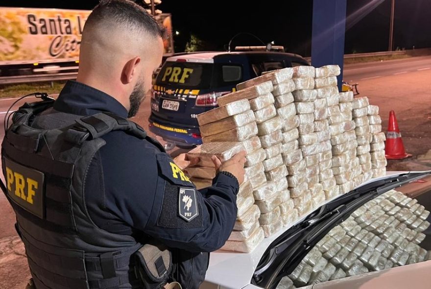 motorista-e-preso-com-110-tabletes-de-cocaina-na-dutra-em-cacapava3A-a-importancia-do-combate-ao-trafico-de-drogas