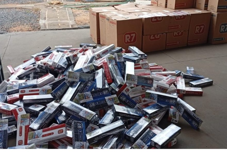 motorista-e-preso-com-34-mil-macos-de-cigarros-em-mg3A-combate-ao-contrabando-cresce-em-minas-gerais