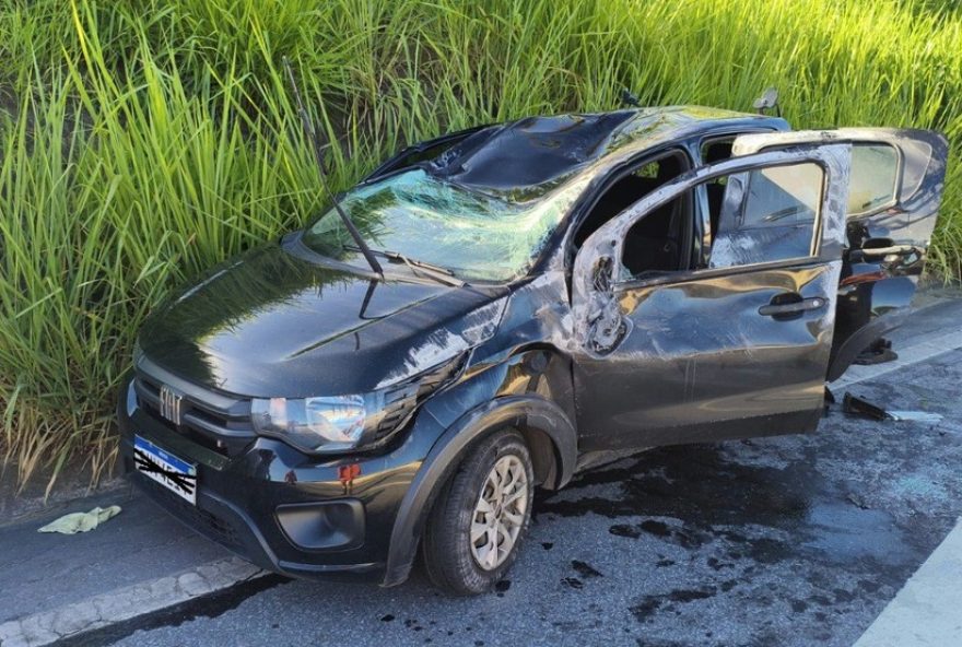 motorista-embriagado-capota-carro-apos-batida-na-mg-0103A-duas-pessoas-feridas-em-vespasiano2C-grande-bh motorista-embriagado-capota-carro-apos-batida-na-mg-0103A-duas-pessoas-feridas-em-vespasiano2C-grande-bh