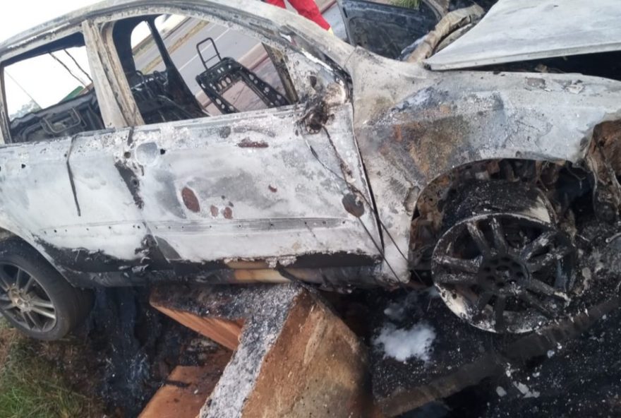 motorista-morre-apos-carro-capotar-e-incendiar-na-br-060-em-anapolis-go