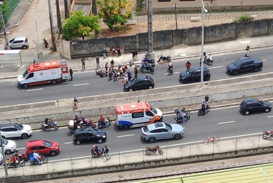 motorista-morre-apos-colidir-com-poste-ao-desviar-de-pneus-na-via-expressa-em-fortaleza3A-alerta-para-seguranca-viaria motorista-morre-apos-colidir-com-poste-ao-desviar-de-pneus-na-via-expressa-em-fortaleza3A-alerta-para-seguranca-viaria