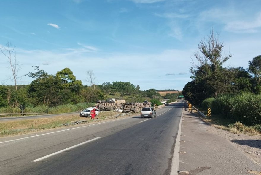 motorista-morre-em-acidente-na-br-262-em-sao-goncalo-do-para3A-veja-detalhes