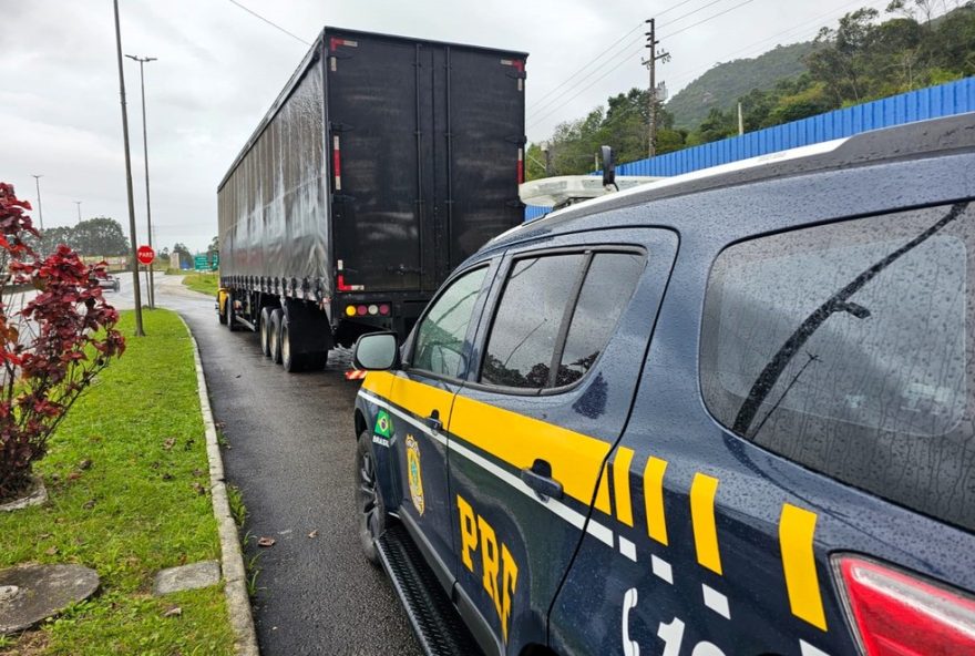 motorista-preso-em-sc-por-desvio-de-carga-de-r24-12C5-mi3A-operacao-em-2-estados