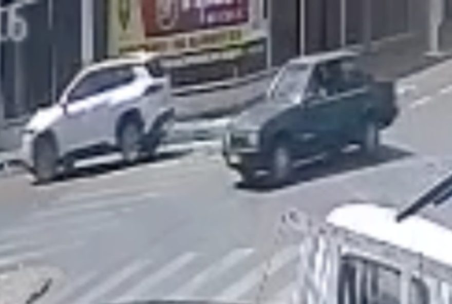 motorista-realiza-cavalo-de-pau-para-evitar-acidente-em-mg3A-video-viraliza