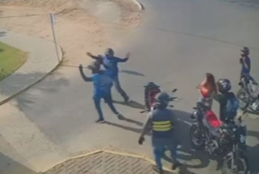mototaxistas-sao-assaltados-por-falsos-passageiros-em-itapipoca3A-veja-o-video-do-crime