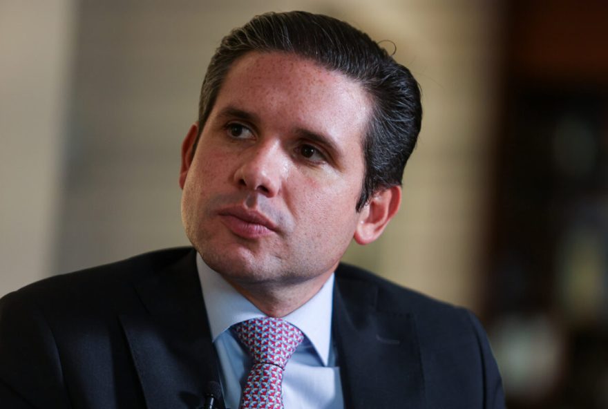 motta-comenta-que-eduardo-bolsonaro-lideranca-e-incomum-na-minoria