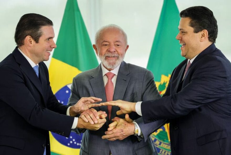 motta-e-alcolumbre-avaliam-ter-apoio-suficiente-para-derrubar-veto-de-lula-ao-projeto-da-dosimetria motta-e-alcolumbre-avaliam-ter-apoio-suficiente-para-derrubar-veto-de-lula-ao-projeto-da-dosimetria