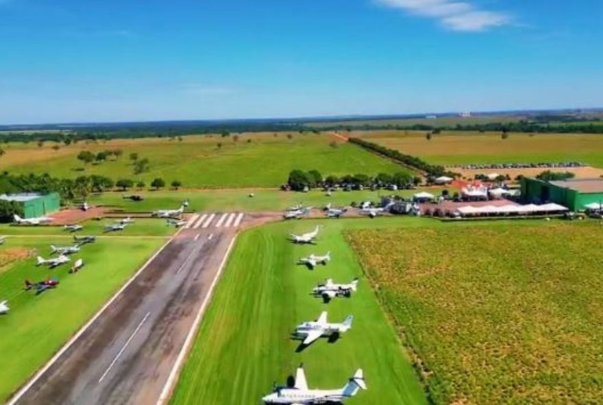 movimentacao-de-avioes-em-fazenda-de-nova-crixas-surpreende-moradores-e-reune-lideres-do-agronegocio