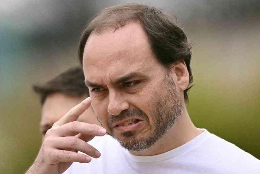 mp-reabre-investigacao-sobre-rachadinha-de-carlos-bolsonaro mp-reabre-investigacao-sobre-rachadinha-de-carlos-bolsonaro