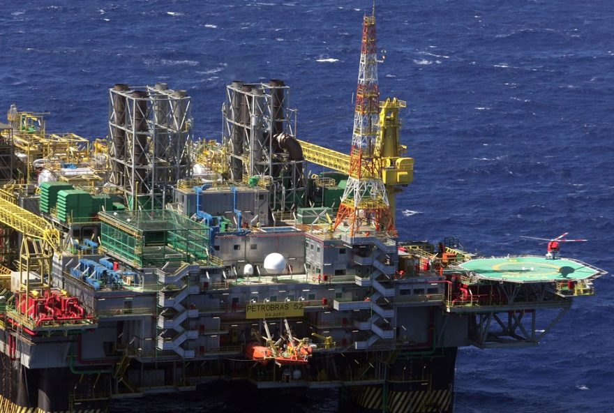 mpf-busca-condenacao-da-petrobras-e-empresas-por-danos-ambientais-nas-bacias-de-campos-e-santos3A-acao-civil-publica-em-andamento