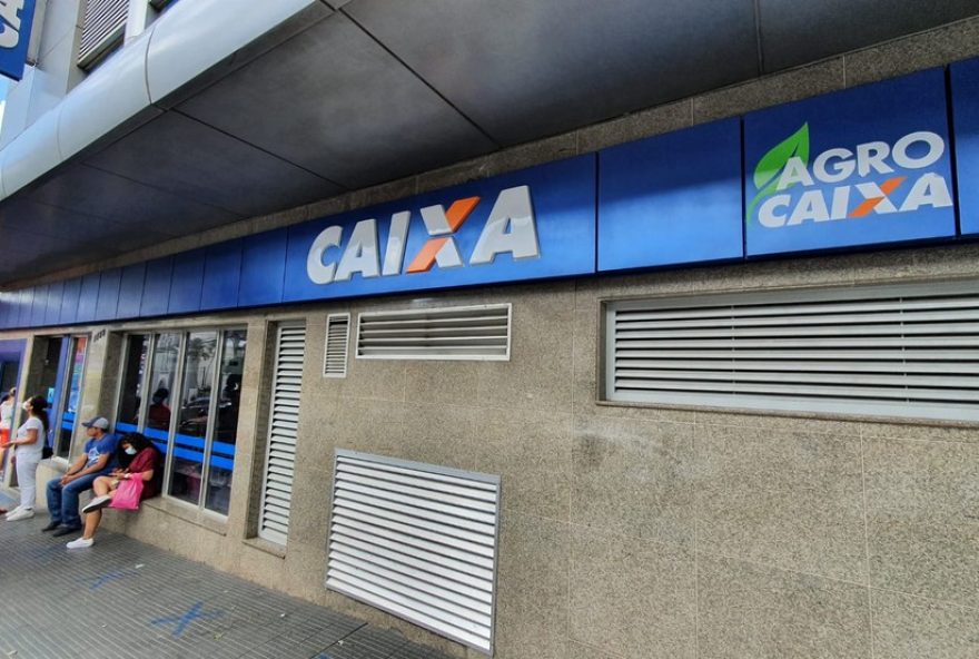 mpf-intima-caixa-a-esclarecer-destino-de-poupancas-de-escravizados-no-seculo-xix
