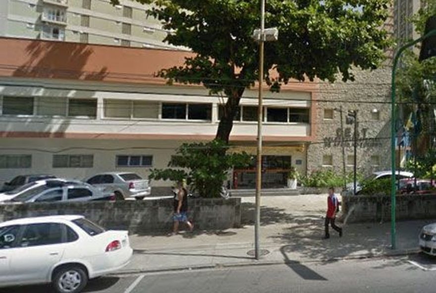 mulher-com-historico-criminal-presa-em-copacabana-por-tentar-enganar-turistas-com-identidade-falsa mulher-com-historico-criminal-presa-em-copacabana-por-tentar-enganar-turistas-com-identidade-falsa