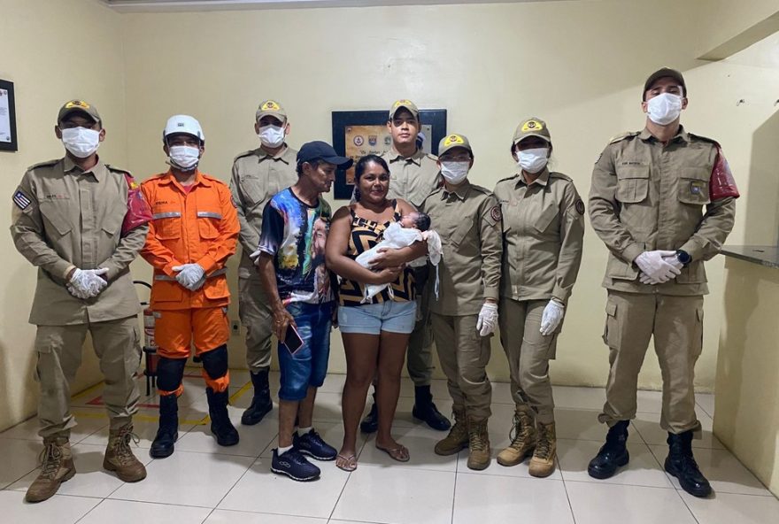 mulher-da-a-luz-dentro-de-academia-do-corpo-de-bombeiros-em-sao-luis mulher-da-a-luz-dentro-de-academia-do-corpo-de-bombeiros-em-sao-luis