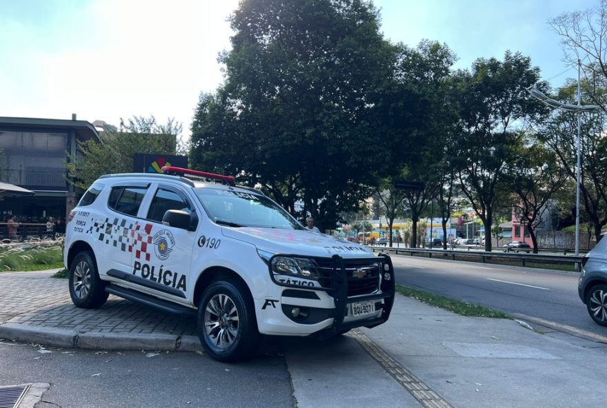 mulher-e-brutalmente-assassinada-a-facadas-em-complexo-comercial-de-jundiai3A-suspeito-preso.-caso-investigado-como-feminicidio