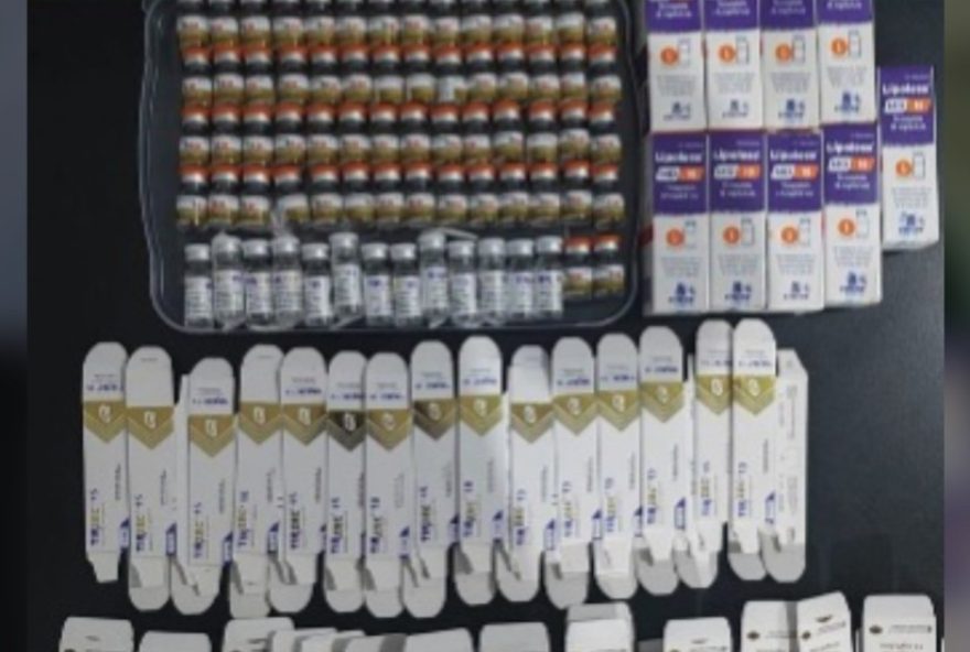 mulher-e-detida-com-80-ampolas-de-remedio-para-emagrecer-em-casa-de-passagem-balneario-camboriu